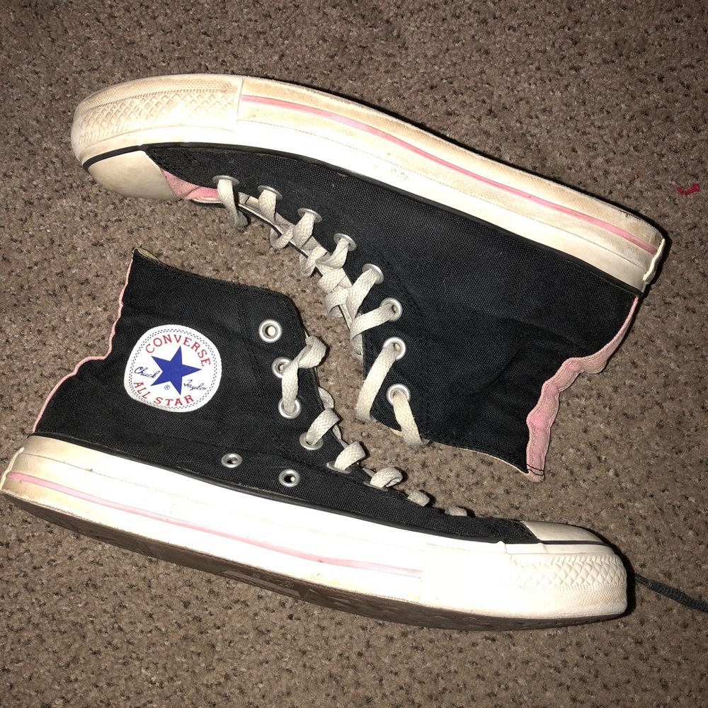 Hot Pink & Black Chuck Taylor Converse High Tops👟
